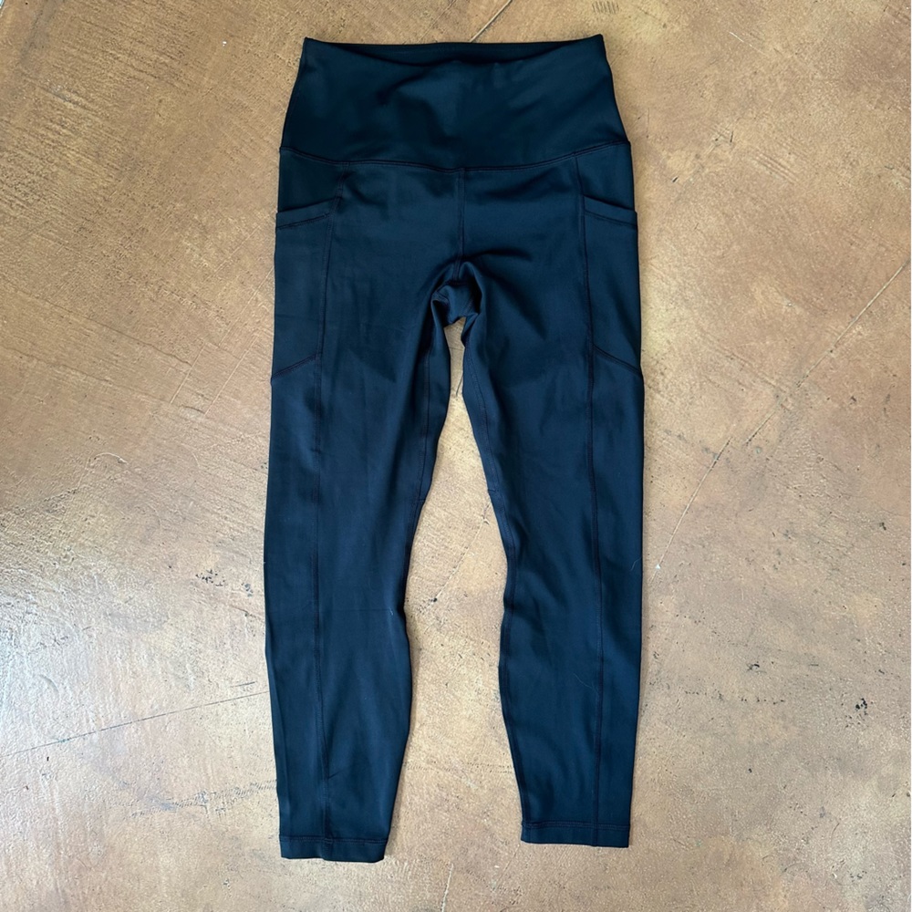 Black athletic leggings